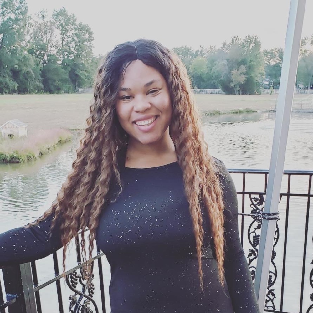 Meet your Posher, Greisha